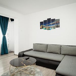 Blue House For 4 Guests With Netflix And Disney Apartamento Iasi Exterior photo