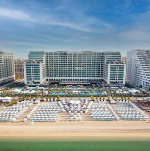 Hilton Dubai Palm Jumeirah Hotel Exterior photo