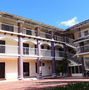Hotel Jardines Del Centro San Cristóbal de Las Casas Exterior photo