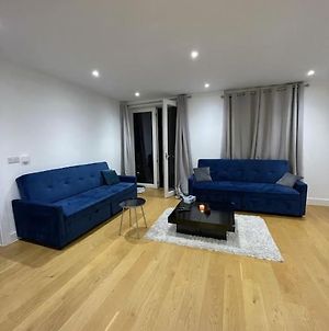 Bright Modern Two Bedrooms Flat Londres Exterior photo