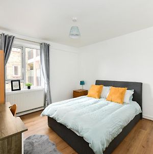 Lovely 2 -Bedroom Rental Unit In Greater Londres Exterior photo