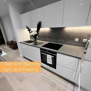 Modern 1-Bed Flat In Royal Wharf With Gym Apartamento Londres Exterior photo