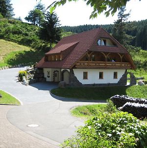 Holzbildhauerei Kammerer Apartamento Triberg im Schwarzwald Exterior photo