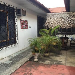 Hospedaje Golondrinas Iquitos Exterior photo
