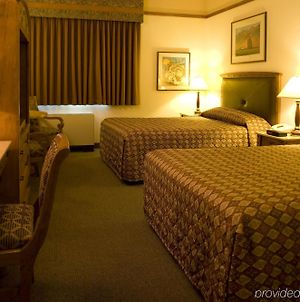 Fairbanks Princess Riverside Lodge Room photo