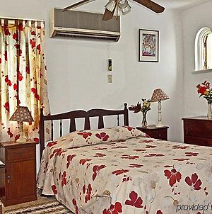 Carib Beach Apartments Negril Room photo