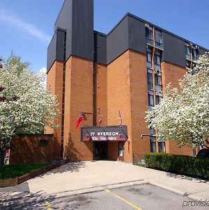 Alexandra Hotel Toronto Exterior photo