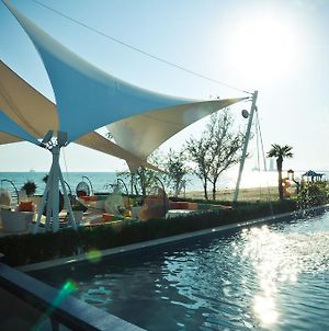 The Crescent Beach Hotel Bakú Exterior photo