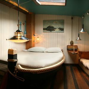 Boat 'Opoe Sientje' Bed and Breakfast Nimega Room photo