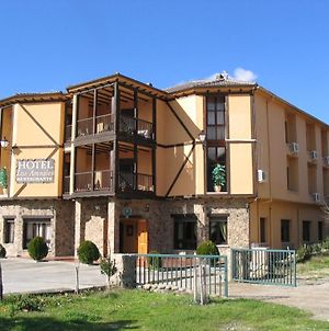 Hotel Valle Del Jerte Los Arenales Exterior photo