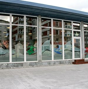 Mundaka Hostel & Sports Cafe Exterior photo