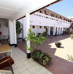 New Palm Tree Hotel Mombasa Exterior photo