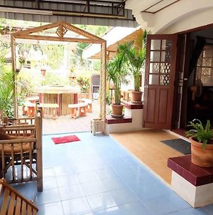 Hug Glur House And Hostel (Adults Only) Chiang Mai Exterior photo