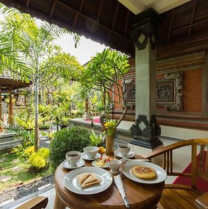 Asik Bali House Ubud Hotel Exterior photo