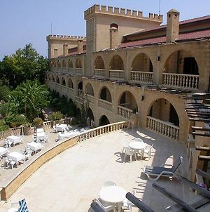 Le Chateau Lambousa Hotel Kyrenia  Exterior photo
