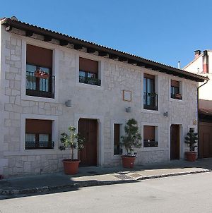 Apartamentos Turísticos los Abuelos Montemayor de Pililla Exterior photo