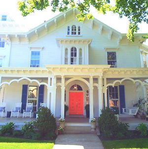 The Bayberry Bed and Breakfast Newport Exterior photo
