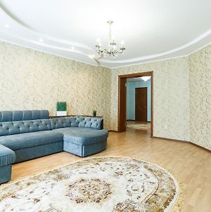 Family Apartments Yapeeva Kazán Exterior photo