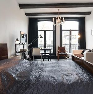 The Black Canal View Private Studio Bed and Breakfast Ámsterdam Exterior photo