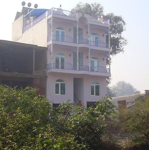 Ray Of Maya Hotel Agra  Exterior photo