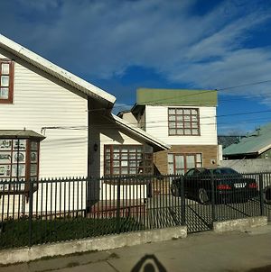 Hospedaje Familiar Punta Arenas Exterior photo