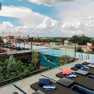 Aquarius Hotel & Urban Resort Phnom Penh Exterior photo