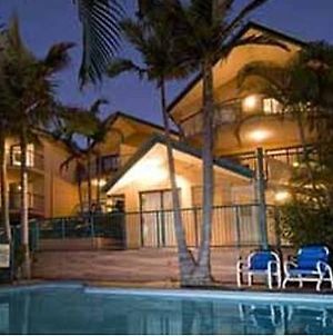 Karana Palms Self Contained Apartments Gold Coast Exterior photo