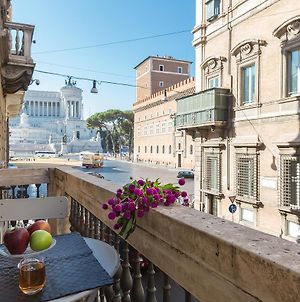 Amazing Piazza Venezia Suites Roma Exterior photo