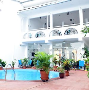 Hotel Jungle House Iquitos Exterior photo