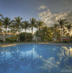 Ocean Breeze Acapulco Hotel Facilities photo