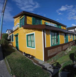 Amanecer de la Bahía Albergue Ushuaia Exterior photo