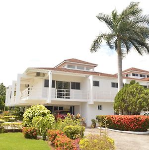 Nature Bliss - Lifestyle Center Bed and Breakfast Montego Bay Exterior photo
