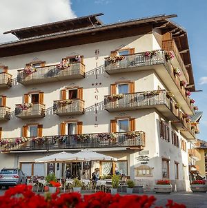 Aquila Hotel Cortina dʼAmpezzo Exterior photo