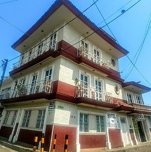 Hotel Monarca Uruapan  Exterior photo