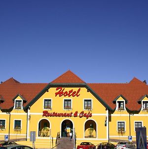 Autobahnrestaurant & Motorhotel Zöbern Exterior photo