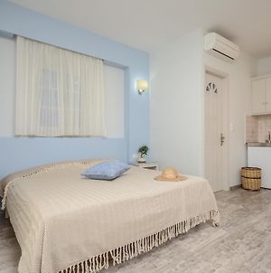 Blue Sky Summer Hotel Naxos City Room photo