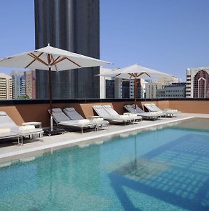 Courtyard By Marriott World Trade Center Abu Dhabi Hotel Exterior photo