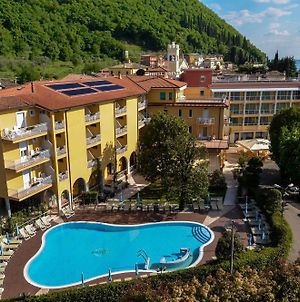 Hotel Bisesti Lake Garda Exterior photo
