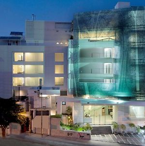 Springs Hotel And Spa Bangalore Exterior photo
