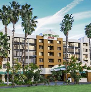 Courtyard By Marriott Riverside Ucr/Moreno Valley Area Hotel Exterior photo