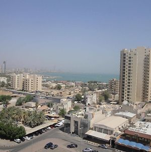Marina Royal Hotel Suites Kuwait City Exterior photo