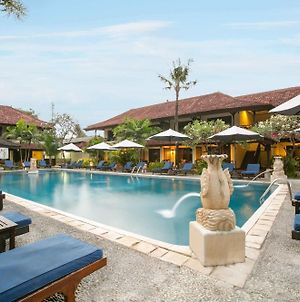 Legian Paradiso Hotel Bali Exterior photo