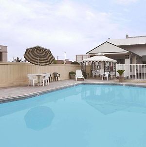 Travelodge By Wyndham Fresno Convention Center Area Facilities photo