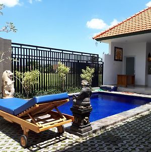 Canggu Wooden Green Paradise Bed and Breakfast Exterior photo