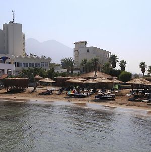 Celebrity Hotel Kyrenia  Exterior photo