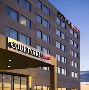 Courtyard By Marriott Montreal Airport Hotel Exterior photo