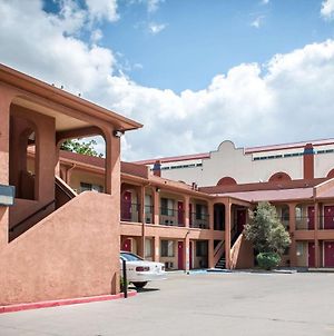 Econo Lodge Midtown Albuquerque Exterior photo