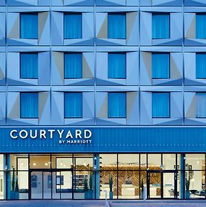 Courtyard By Marriott Luton Airport Hotel Exterior photo