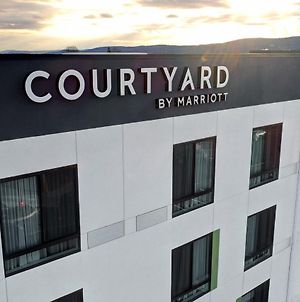 Courtyard By Marriott Southington Hotel Exterior photo