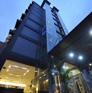 Dreamtel Jakarta Hotel Exterior photo